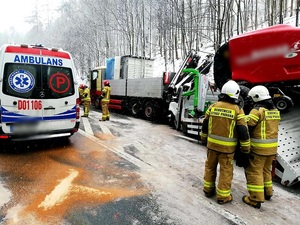 Trudne warunki na drogach powiatu ząbkowickiego. Kierowco noga z gazu!