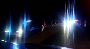 noc, ulica, pojazd na kogutach