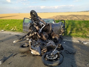 Kolejny wypadek na „krajowej ósemce” w powiecie ząbkowickim. Policja apeluje o ostrożność!