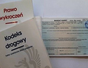 5 wykroczeń drogowych kierującego bez uprawnień na K-8