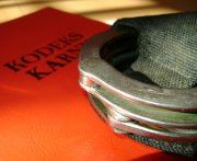Ukradł ser – opowie za kradzież rozbójniczą