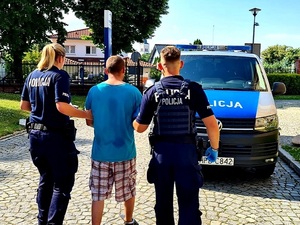 Sprawca kradzieży dwóch pojazdów zatrzymany przez policję