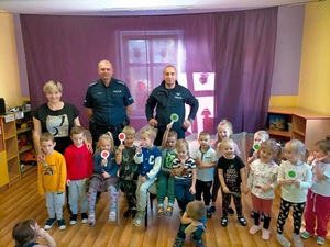 spotkanie dzieci z policjantami