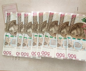 8 banknotów 500 złotowych