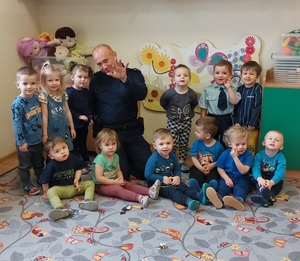 Spotkanie ziębickich policjantów z przedszkolakami