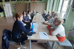 Na spotkaniach rozmawiamy z seniorami, ostrzegamy i przypominamy