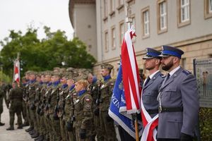 Dolnośląscy policjanci na obchodach majowych świąt