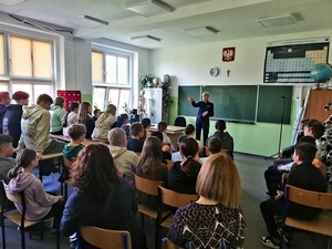 Nieletni wobec prawa-spotkanie ząbkowickich policjantów z młodzieżą