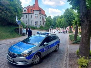 Policjanci czuwali nad bezpieczeństwem wiernych biorących udział w procesjach z okazji obchodów uroczystości Bożego Ciała