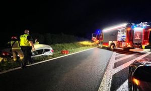 Wracając z promocji oficerskiej pomogli kobietom poszkodowanym w zdarzeniu drogowym