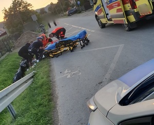 Wypadek drogowy z udziałem motocyklisty. Policjanci apelują o ostrożność!