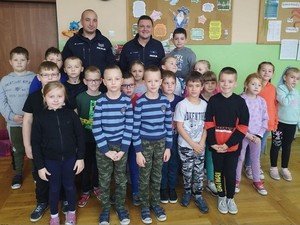 spotkanie kamienickich dzielnicowych z dziećmi w Szkole Podstawowej w Złotym Stoku