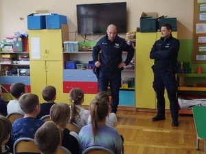 Kamienieccy dzielnicowi edukują najmłodszych w zakresie bezpieczeństwa