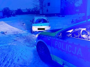 Posiadał sądowy zakaz prowadzenia pojazdów, mimo to po raz kolejny wsiadł za kółko będąc nietrzeźwym