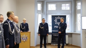odbywająca się w pomieszczeniu w budynku Komendy Powiatowej Policji w Ząbkowicach Ślaskich uroczysta zbiórka z okazji powierzenia obowiązków I Zastępcy Komendanta Powiatowego Policji w Ząbkowicach Śl.
