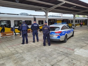 Wspólne działania funkcjonariuszy policji i Straży Ochrony Kolei