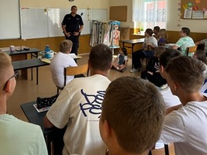 spotkanie dzielnicowego z dziećmi w szkole