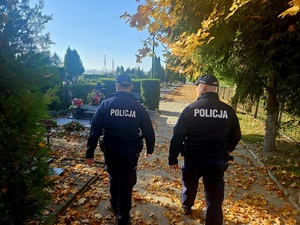 Bezpieczne przygotowania do „Dnia Wszystkich Świętych”