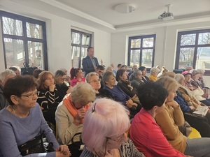 debata społeczna z seniorami w Ziębickim Centrum Kultury