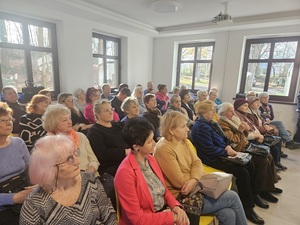 debata społeczna z seniorami w Ziębickim Centrum Kultury