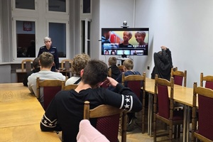 Spotkanie policjantów z młodzieżą na temat odpowiedzialności karnej