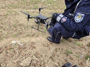 działania z policyjnym dronem, znaki STOP Ząbkowice Śląskie