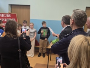 „Bezpiecznie poruszam się po drodze" – profilaktyka w praktyce, czyli konkurs dla klas 1-3 w Szkole Podstawowej w Henrykowie