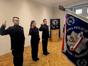 „Ja, obywatel Rzeczypospolitej Polskiej...” – ślubowanie nowych funkcjonariuszy ząbkowickiej komendy