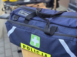 dni otwarte w Zespole Szkół Ponadpodstawowych w Ziębicach, policjanci na stoisku, promocja zawodu policjanta