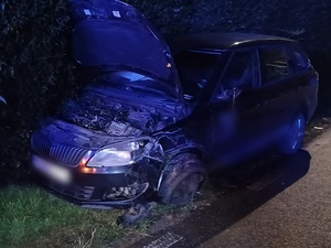 samochód uszkodzony podczas zdarzenia drogowego