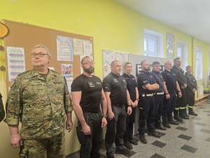 szkoła podstawowa w Budzowie z Filią w Grodziszczy spotkanie dzieci z policjantami na temat bezpieczeństwa