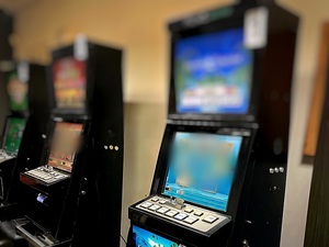 Ziębiccy policjanci i służby celno-skarbowe zlikwidowali kolejny nielegalny salon gier