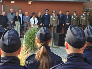 Inauguracja roku szkolnego klas o profilu mundurowym z udziałem dolnośląskich policjantów