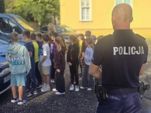 spotkanie z dziećmi w ramach akcji bezpieczna droga do szkoły