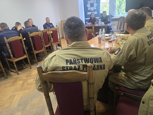 spotkanie policjantów, strażaków, z kierownictwem CPR w ząbkowickiej komendzie