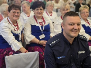spotkanie z policjantów z seniorami na V Powiatowym Kongresie Kobiet Wiejskich