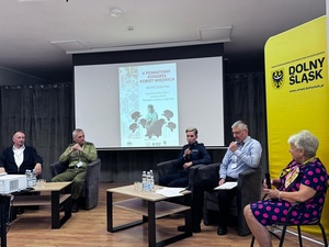 spotkanie z policjantów z seniorami na V Powiatowym Kongresie Kobiet Wiejskich