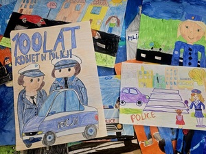 KOBIETY W MUNDURZE OBRAZKI DZIECI