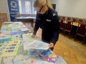 Kobiety w mundurze oczami najmłodszych