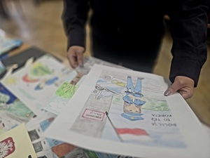 Kobiety w mundurze obrazki dzieci