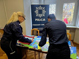 Kobiety w mundurze obrazki dzieci