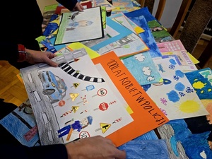 Kobiety w mundurze obrazki dzieci