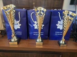 Finał Razem Bezpieczniej w KWP we Wrocławiu, młodzież i policjanci