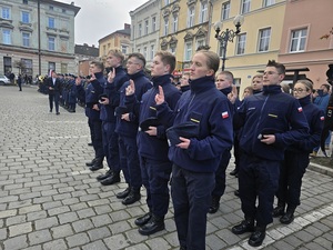 Uroczyste ślubowanie kadetów klas mundurowych. Przysięga, która zobowiązuje