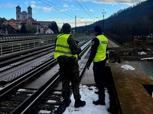 policjanci wraz SOK i żołnierzami Wojska Polskiego działania w ramach operacji TOR