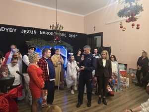 Służba z sercem. Mikołajkowa pomoc ząbkowickich policjantów dla dzieci o szczególnych potrzebach