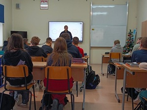 spotkanie z dziećmi w szkole w ramach bezpiecznych ferii