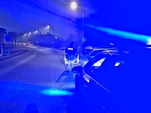 Zlekceważył zakaz, stracił wolność i samochód. Skuteczna interwencja kamienieckich policjantów