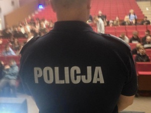 młodzież w Ząbkowickim Centrum Kultury na debacie poświęconej dotyczącej hejtu