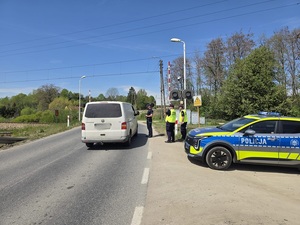 działania Policji i funkcjonariuszy SOK w rejonach przejazdów kolejowych
